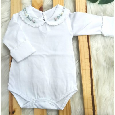 body branco com gola bordada florzinhas coloridas body branco com gola bordada florzinhas coloridas